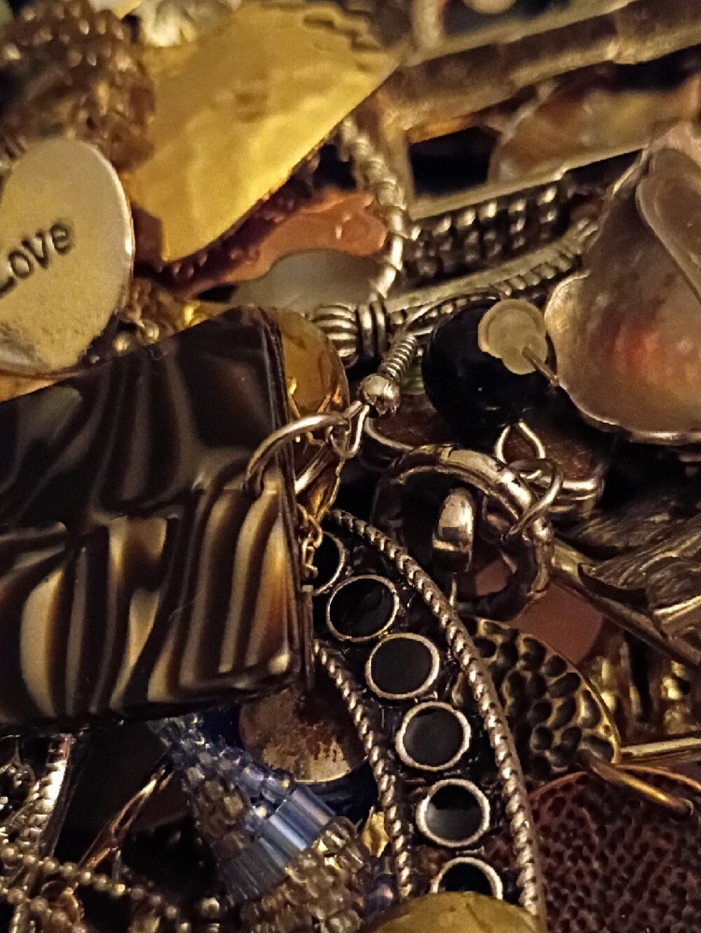 5 Lb Of Scrap Jewelry - Picture 3 of 3